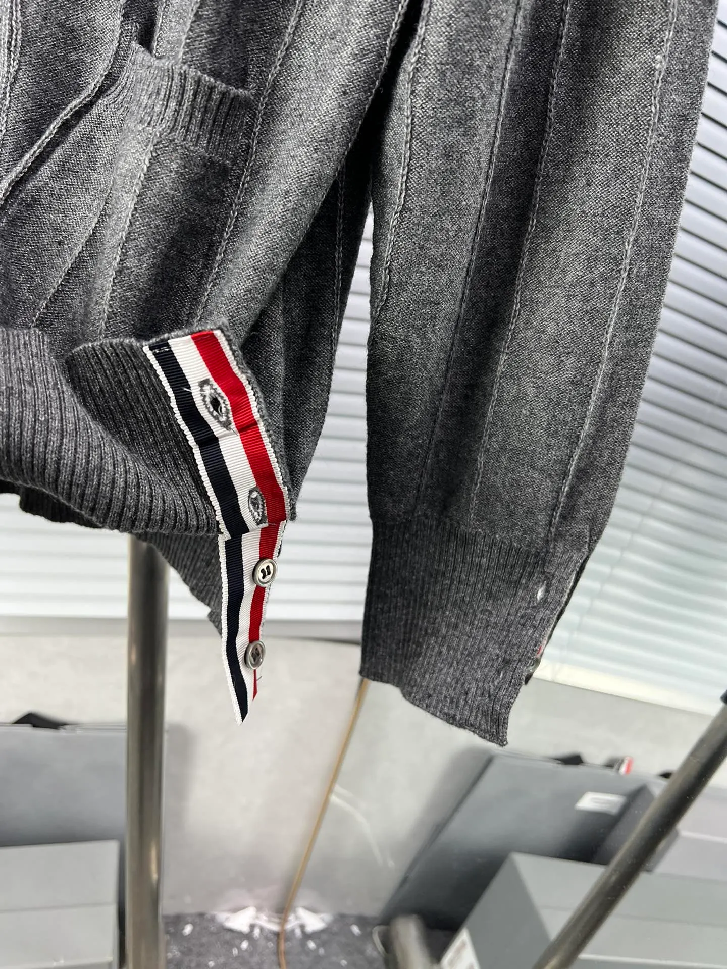 THOM BROWNE 24/FW 12 . . Breathable 。 ：White Navy Blue Dark Gray Light Blue Sizes：1.2.3.4